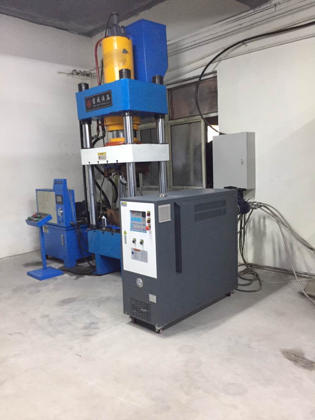 碳纖維油溫機(jī) 碳纖維油溫機(jī)